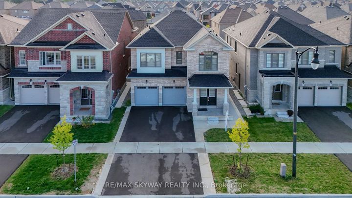 Photo 1 at 379 Valleyway Drive, Credit Valley, Brampton