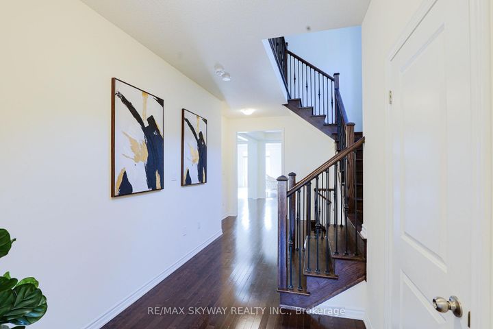 Photo 4 at 379 Valleyway Drive, Credit Valley, Brampton