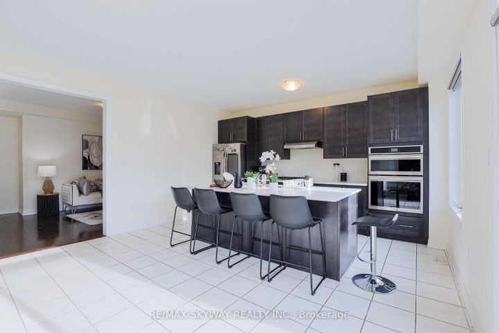 Photo 9 at 379 Valleyway Drive, Credit Valley, Brampton