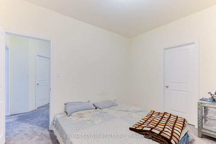 Photo 21 at 379 Valleyway Drive, Credit Valley, Brampton