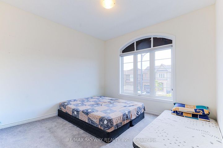 Photo 24 at 379 Valleyway Drive, Credit Valley, Brampton