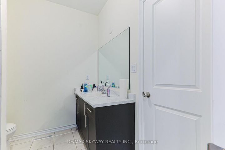 Photo 25 at 379 Valleyway Drive, Credit Valley, Brampton