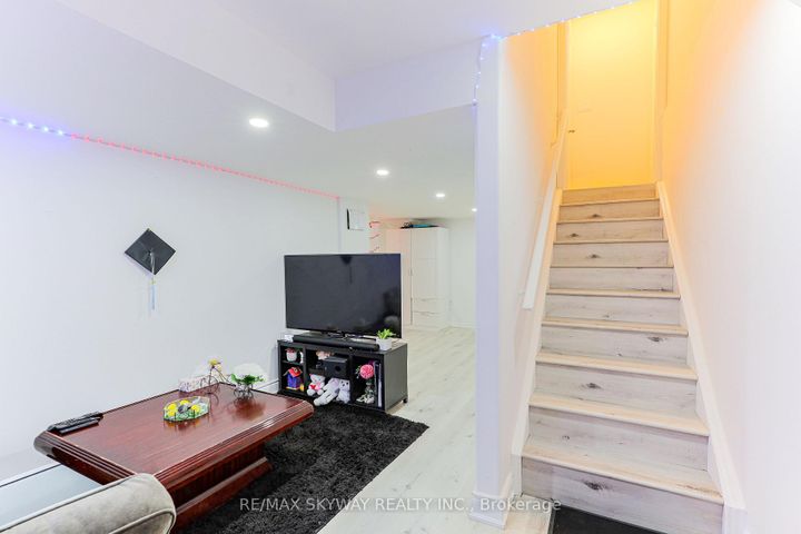 Photo 26 at 379 Valleyway Drive, Credit Valley, Brampton