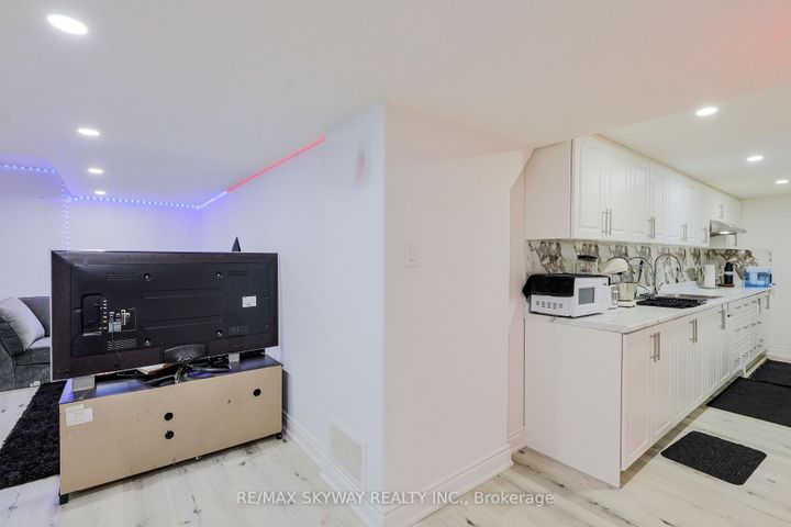 Photo 29 at 379 Valleyway Drive, Credit Valley, Brampton