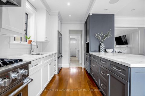 Photo 8 at 17 Otter Crescent, Nortown, Toronto