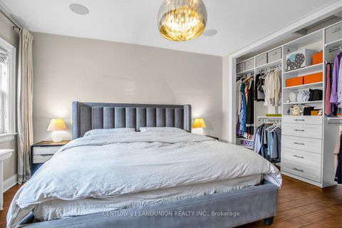 Photo 10 at 17 Otter Crescent, Nortown, Toronto