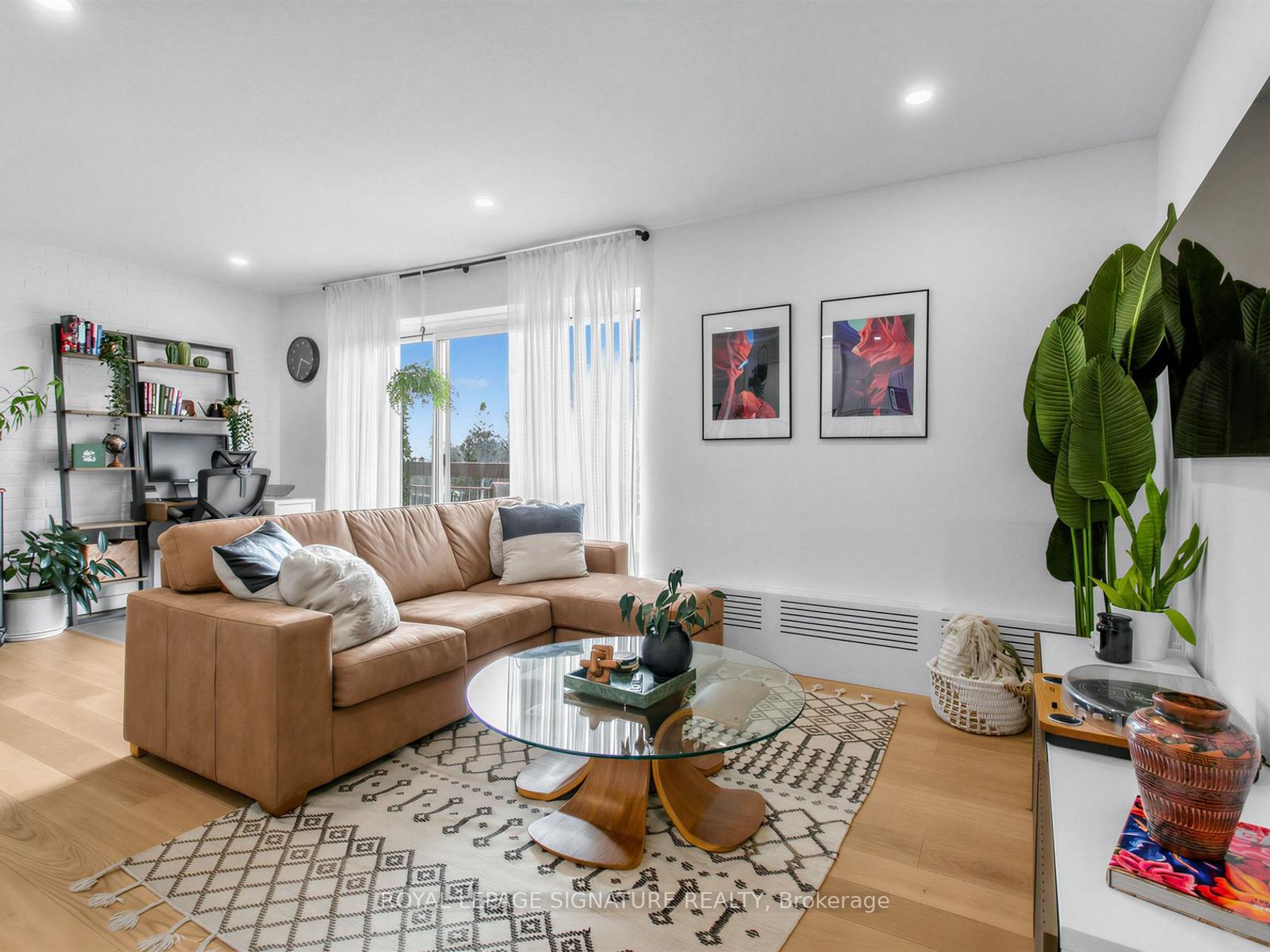 501 - 41 Lake Shore Drive, New Toronto, Toronto by Loree Meneguzzi Real Estate 501 - 41 Lake Shore Drive, New Toronto, Toronto