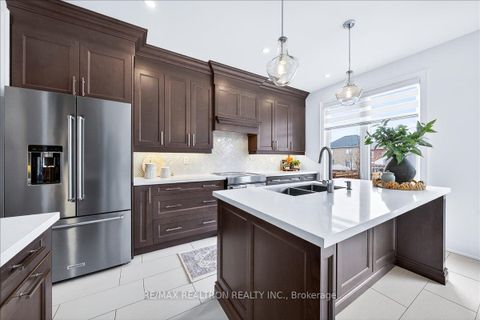 Photo 15 at 1952 Queensbury Drive, Taunton, Oshawa