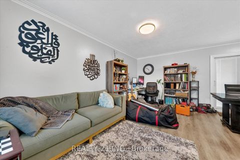Photo 2 at 30 Melchior Drive, West Hill, Toronto