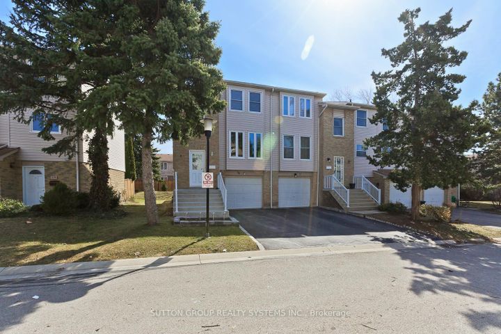 Photo 1 at 30 - 5878 Montevideo Road, Meadowvale, Mississauga