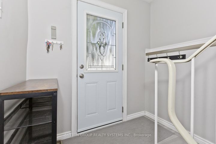 Photo 5 at 30 - 5878 Montevideo Road, Meadowvale, Mississauga