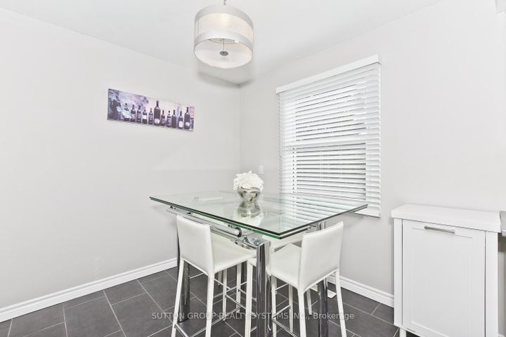 Photo 9 at 30 - 5878 Montevideo Road, Meadowvale, Mississauga