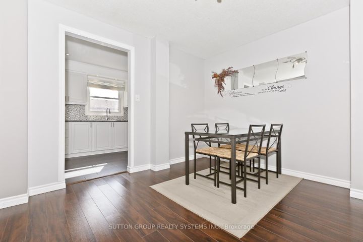 Photo 11 at 30 - 5878 Montevideo Road, Meadowvale, Mississauga