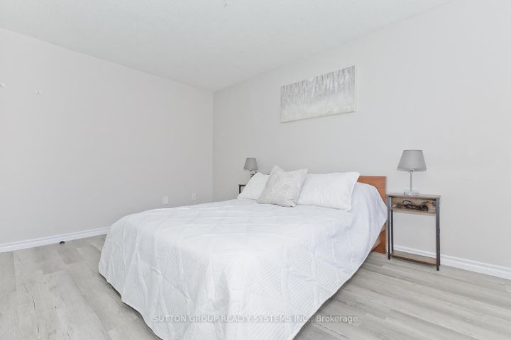 Photo 23 at 30 - 5878 Montevideo Road, Meadowvale, Mississauga