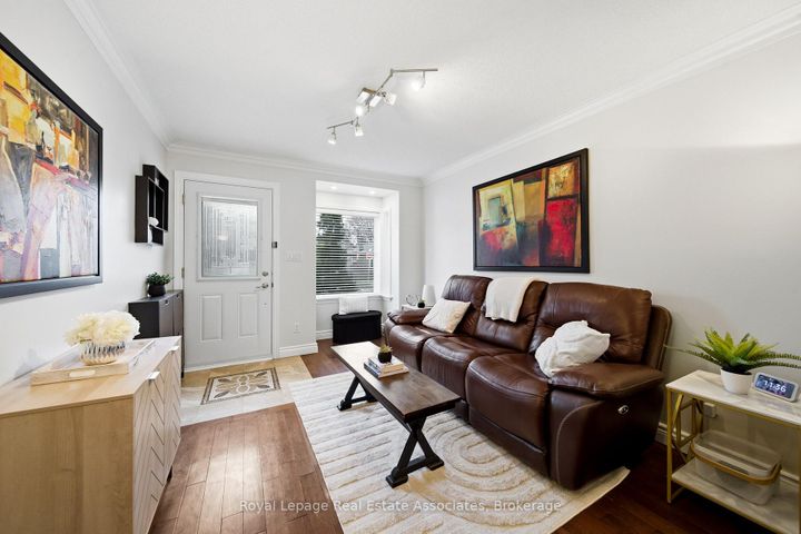 Photo 2 at 177 CHISHOLM Avenue, Lumsden, Toronto
