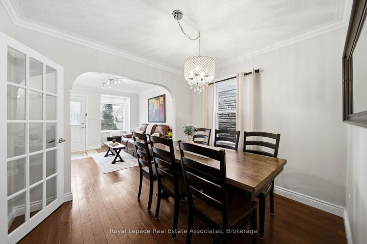 Photo 7 at 177 CHISHOLM Avenue, Lumsden, Toronto