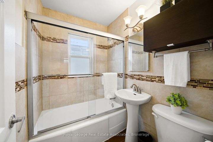Photo 8 at 177 CHISHOLM Avenue, Lumsden, Toronto