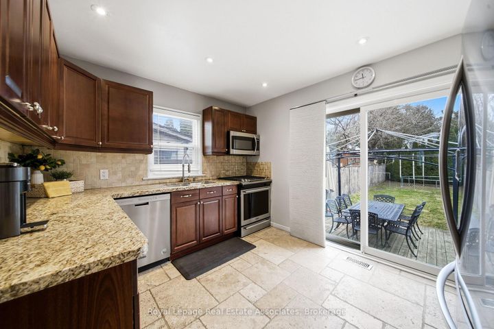 Photo 10 at 177 CHISHOLM Avenue, Lumsden, Toronto