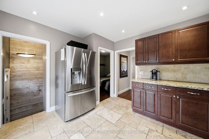 Photo 11 at 177 CHISHOLM Avenue, Lumsden, Toronto