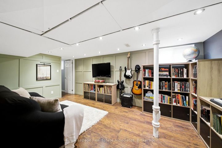 Photo 19 at 177 CHISHOLM Avenue, Lumsden, Toronto