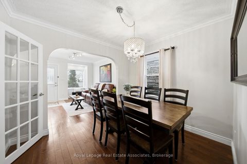 Photo 7 at 177 CHISHOLM Avenue, Lumsden, Toronto