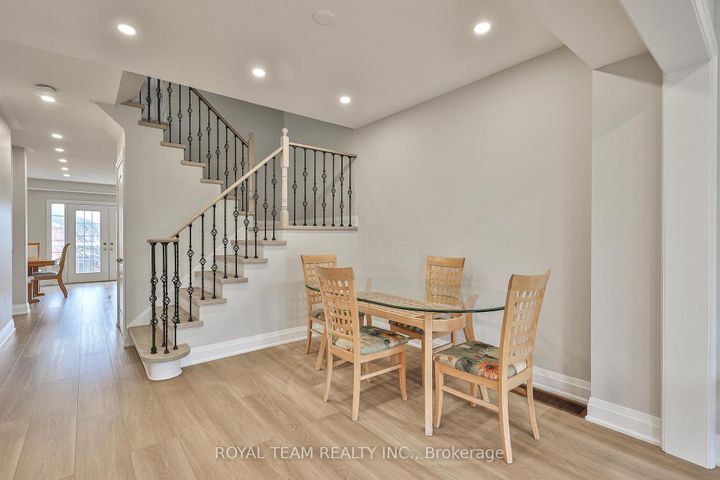 Photo 14 at 11 Jarrett Court, Vellore Village, Vaughan