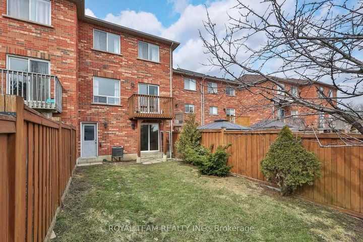 Photo 45 at 11 Jarrett Court, Vellore Village, Vaughan