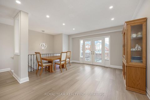 Photo 4 at 11 Jarrett Court, Vellore Village, Vaughan