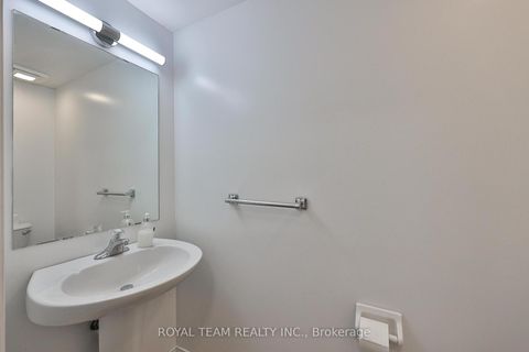 Photo 8 at 11 Jarrett Court, Vellore Village, Vaughan