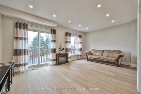 Photo 10 at 11 Jarrett Court, Vellore Village, Vaughan