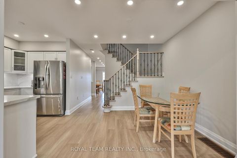 Photo 13 at 11 Jarrett Court, Vellore Village, Vaughan