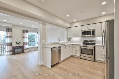 Photo 16 at 11 Jarrett Court, Vellore Village, Vaughan