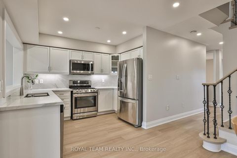 Photo 17 at 11 Jarrett Court, Vellore Village, Vaughan