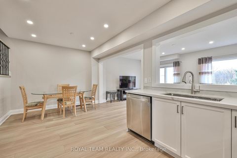 Photo 18 at 11 Jarrett Court, Vellore Village, Vaughan