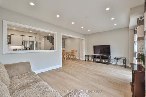 Photo 19 at 11 Jarrett Court, Vellore Village, Vaughan