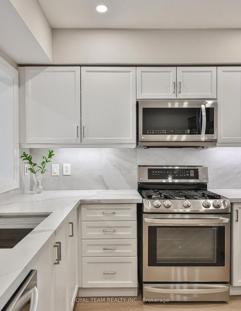 Photo 23 at 11 Jarrett Court, Vellore Village, Vaughan