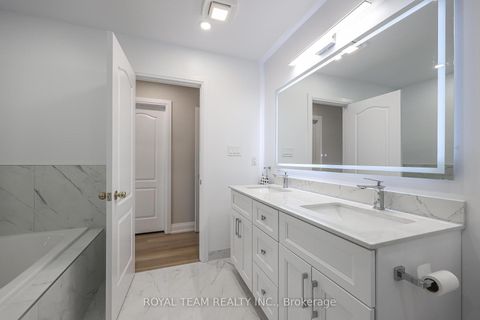 Photo 32 at 11 Jarrett Court, Vellore Village, Vaughan