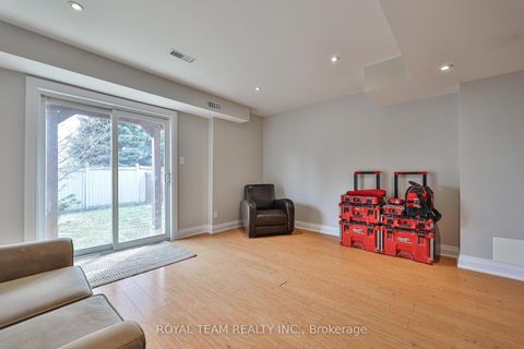 Photo 42 at 11 Jarrett Court, Vellore Village, Vaughan