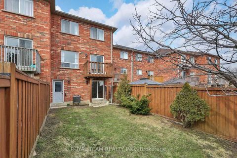 Photo 45 at 11 Jarrett Court, Vellore Village, Vaughan