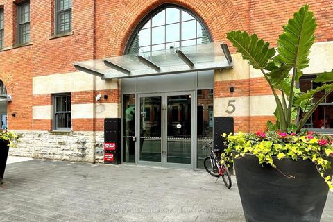 Photo 9 at 904 - 5 St Joseph Street, Bay Street Corridor, Toronto