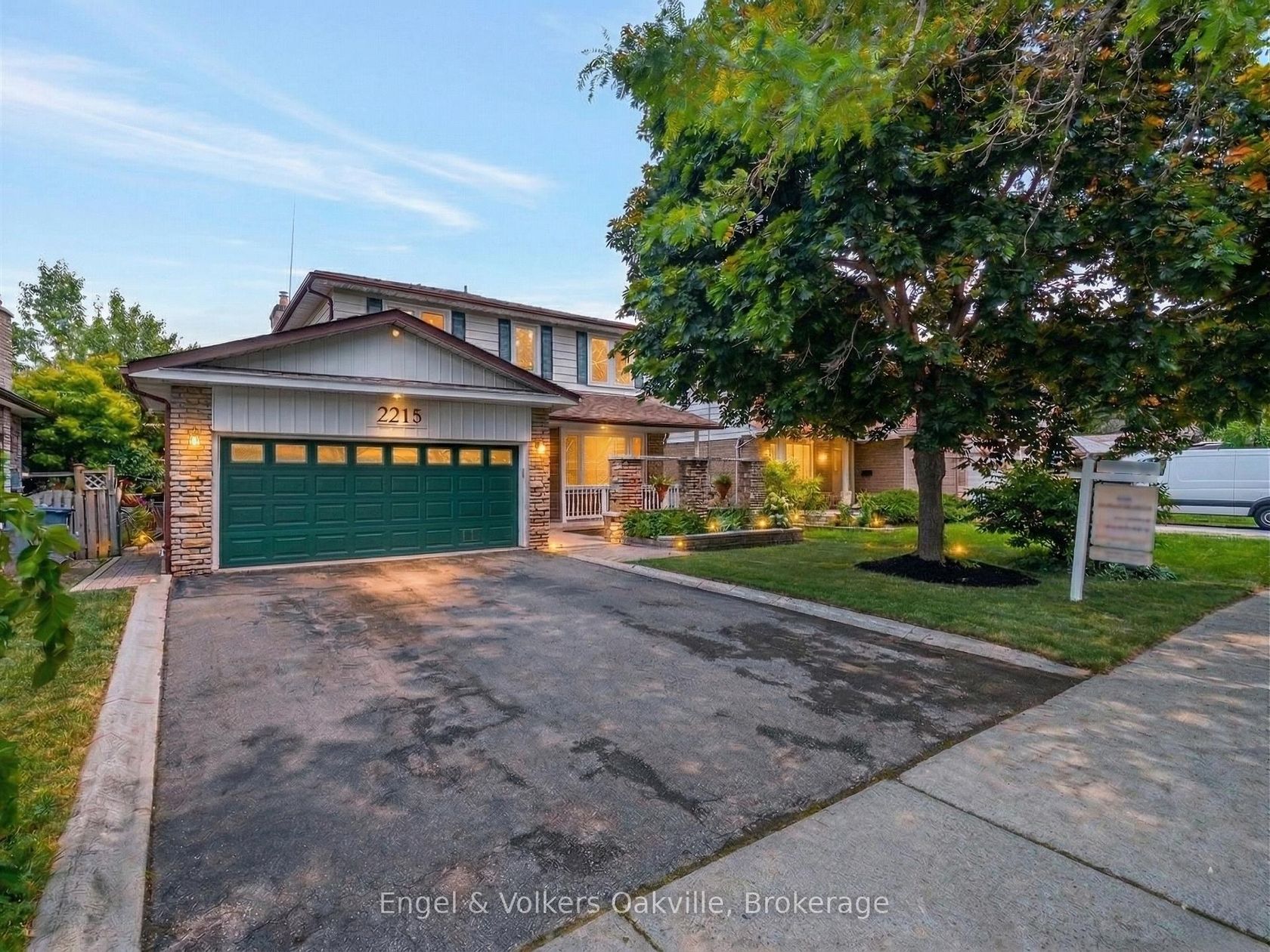 2215 Springfield Court, Sheridan, Mississauga 