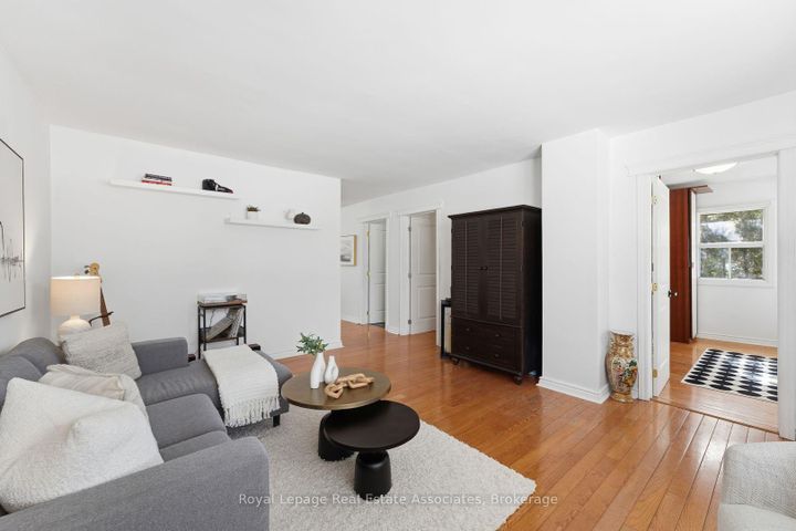 Photo 7 at 708 Montbeck Crescent, Lakeview, Mississauga