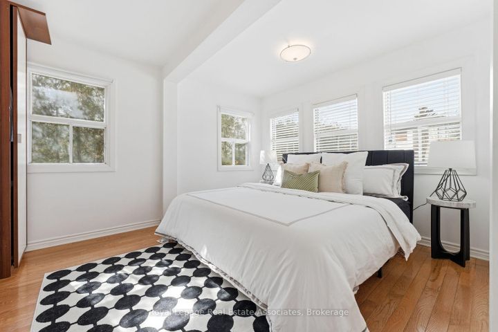 Photo 8 at 708 Montbeck Crescent, Lakeview, Mississauga