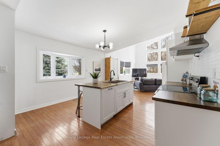 Photo 13 at 708 Montbeck Crescent, Lakeview, Mississauga