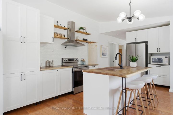 Photo 16 at 708 Montbeck Crescent, Lakeview, Mississauga