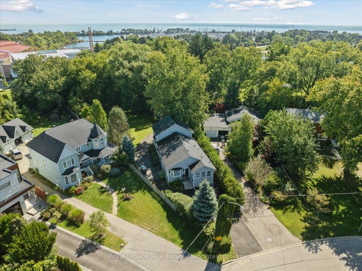 Photo 39 at 708 Montbeck Crescent, Lakeview, Mississauga