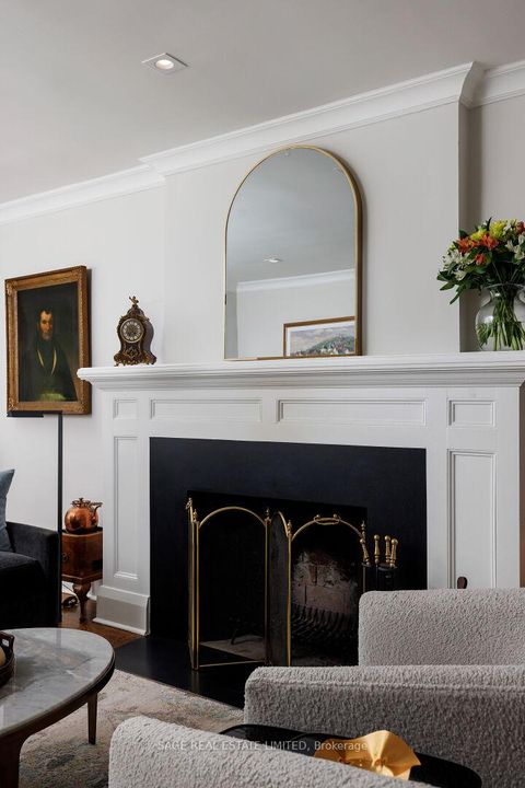 Photo 5 at 35 Grenview Boulevard N, Kingsway South, Toronto