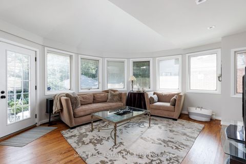 Photo 12 at 35 Grenview Boulevard N, Kingsway South, Toronto