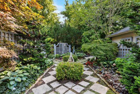 Photo 15 at 35 Grenview Boulevard N, Kingsway South, Toronto