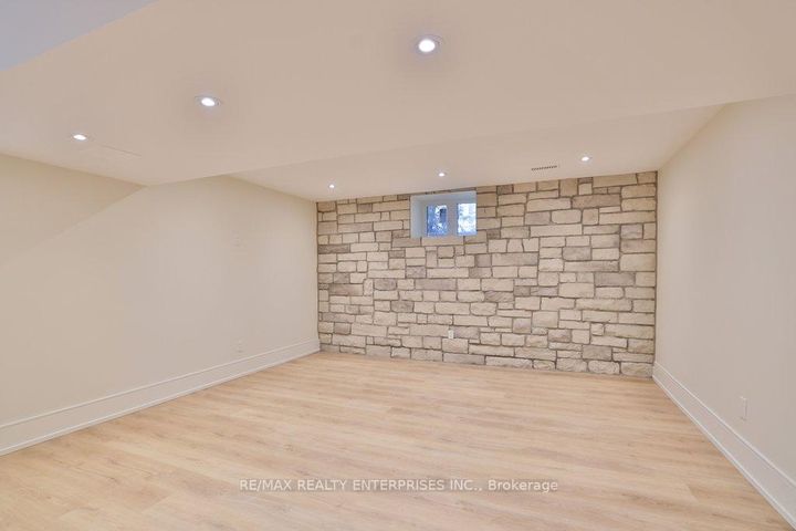 Photo 31 at 202 Queen Street W, Port Credit, Mississauga